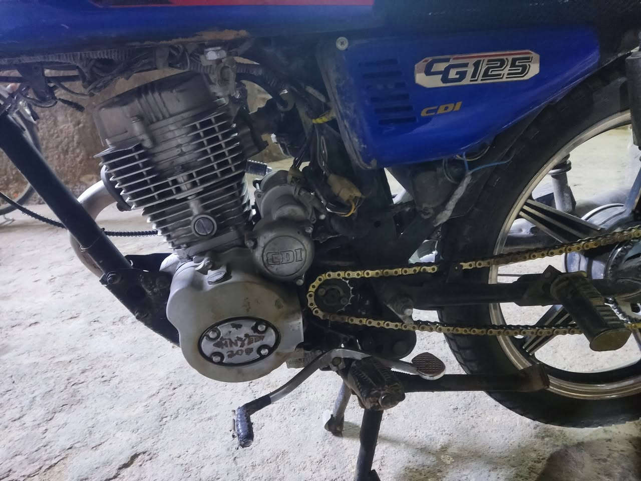 سلام عليكم
ماطور جاهز  كهربائيات ليت امامي او خلفي ويل خلفي او تاير جديد نشاط فول للبيع السعر 350 او بي مجال بسيط الطيبين او يرهم مراوس حسب القناعه دبلات بيهن ثكل شويه خاص متواجد


**إذا كنت صاحب هذا الإعلان وتريد حذفه لأي سبب، رجاءا أرسل رسالة إلى الدعم الفني**