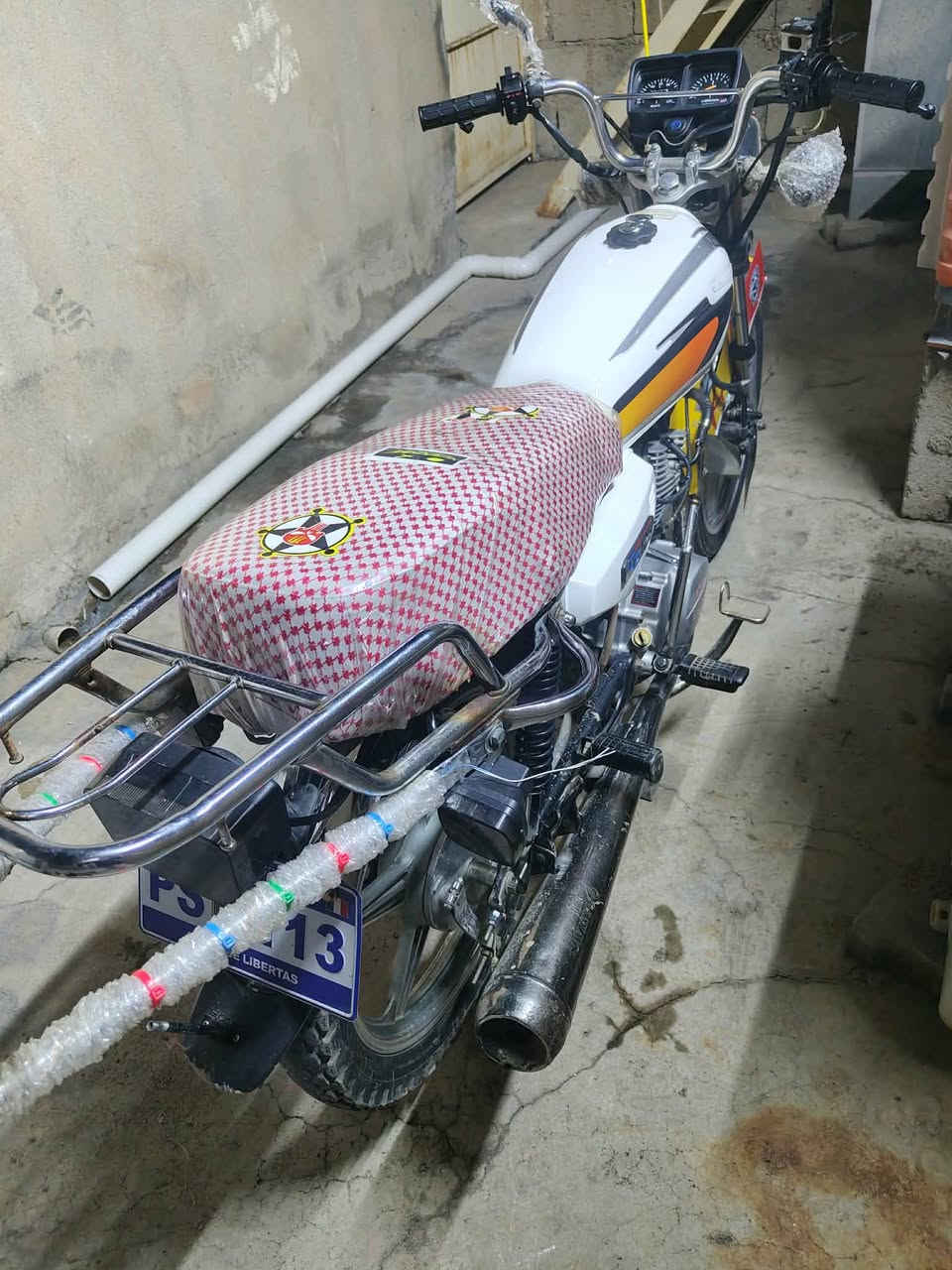 دراجه نضيفه محرك لا صرف ولا بخار ممفتوح
5كير سلف شغال
موديل2021
السعر 550بي مجال 
للاتصال***********واتساب
