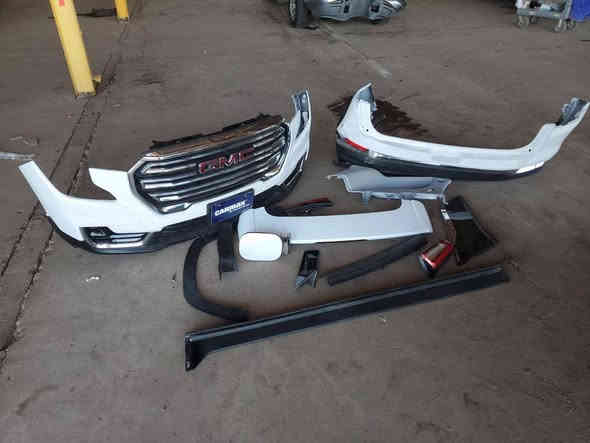 سلام عليكم  جي ام سي تيران مديل ٢٣ حادث موضح بلصوره بدون ايرباك السعر ٢٠٠ وبي مجال محرك ٤سلندر  رقم اربيل وكاله تحويل ماشيه ٢٨ الف مايل موبايل  ***********
