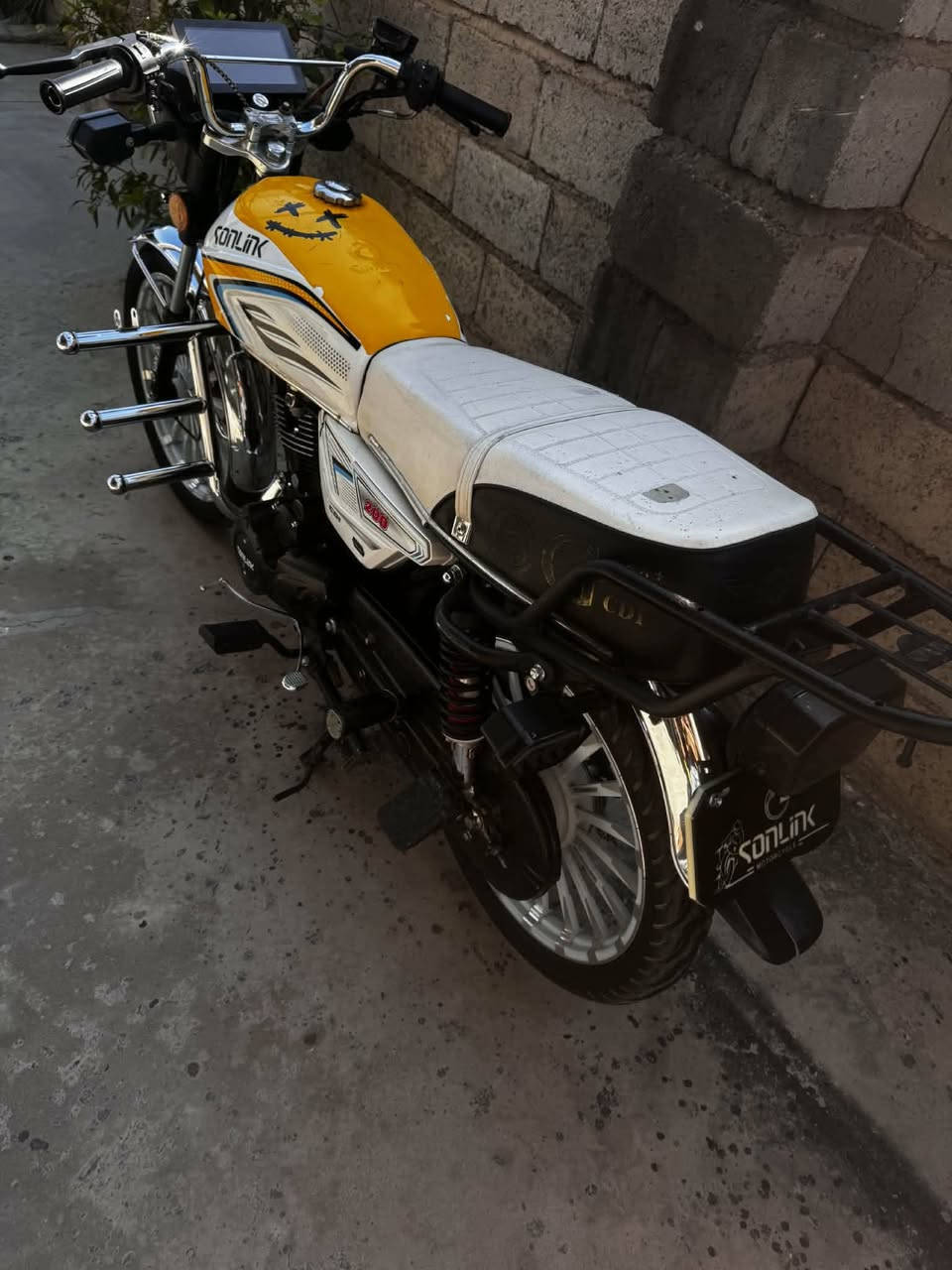 سلام عليكم دراجه للبيع موديل 25 هذا رقم الهاتف ما متواجد على الخاص***********
