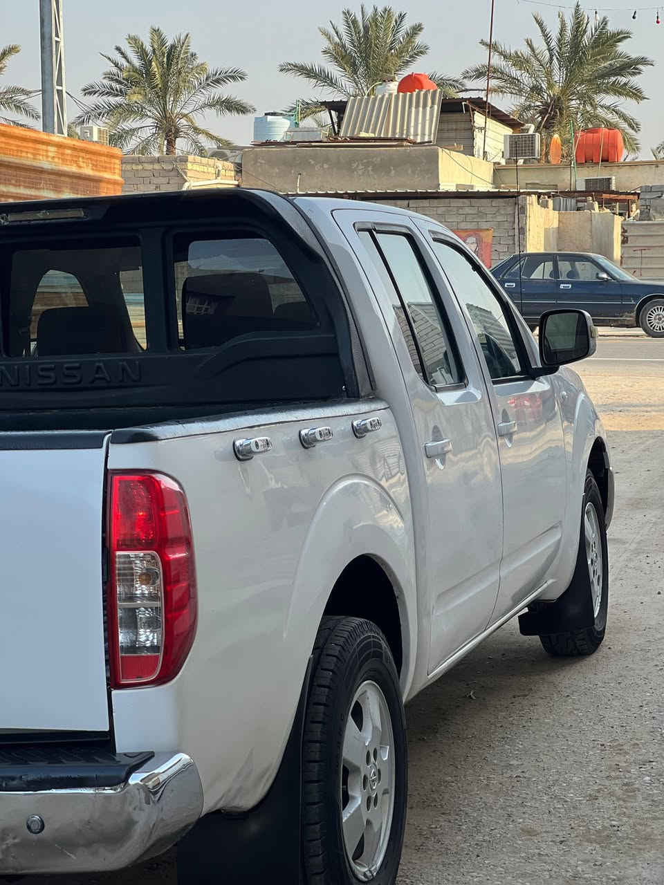 السلام عليكم نيفارا 2010 اوتماتيك السياره نضيفه كلش مصبوغه حزام
اكفلها من الكلبه والجفيه 
السياره كلها بلاديه ماشيه 220 محركها هستوه مجفته درجه اوله 
حداديه زيرو وتخم تيار
 وباتري جديد 
السياره جاهزه ما ناقصها برغي ترايها للشمال 
مصفره ضريبه وغرامات شرط التحويل حتى هزتها جديده 
السعر 87 مجالها بسيط 
المكان البصره قضاء المدينه 
للاستفسار 
***********
***********
