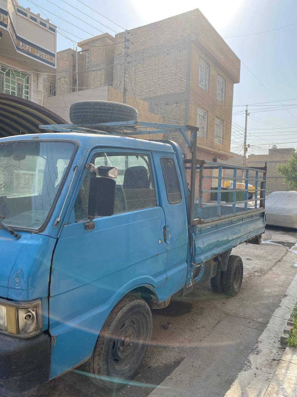 سلام عليكم
كيا بنجو ٢٧٠٠ رقم بغداد 

موديل ١٩٩٣

قماره وربع 

بدي قصير ٦ جنكال 

بدي عموشه مبدل 

بيها تايرات جدد 

اشويه مهموله يحتاجلها ترتيب 

السعر ٤٥ ورقه وبيها مجال
 موبايل ***********

