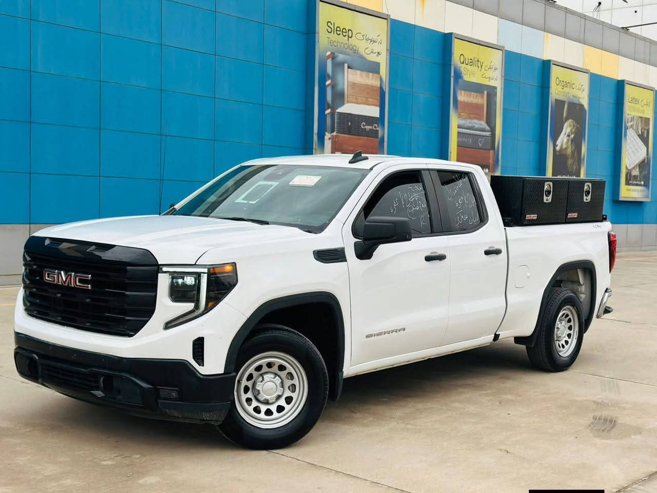 السلام عليكم
2024 GMC SIERRA K1500
جيمسي سيرا 
بصمة تشغيل عن بعد

2700 توين تيربو

دفع رباعي AWD 4*4

كير تعليك

كشن كهرباء

رادار خلفي

رادار امامي

 تحكمات ستيرن

مثبت سرعه 

تحديد مسار

لايت زنون

الحادث جملغ سايق شبر حافة بنيد 
دواخل و شاصي مكفولة 
ايرباك ستيرن راجع سستم

السعر  225  بدون رقم 
تكلفة الرقم 26 ورقه 

مكان السياره اربيل📍 (معرض اربيل كارس )

للاستفسار والجاد بالشراء الاتصال ع الرقم
***********☎️***********
