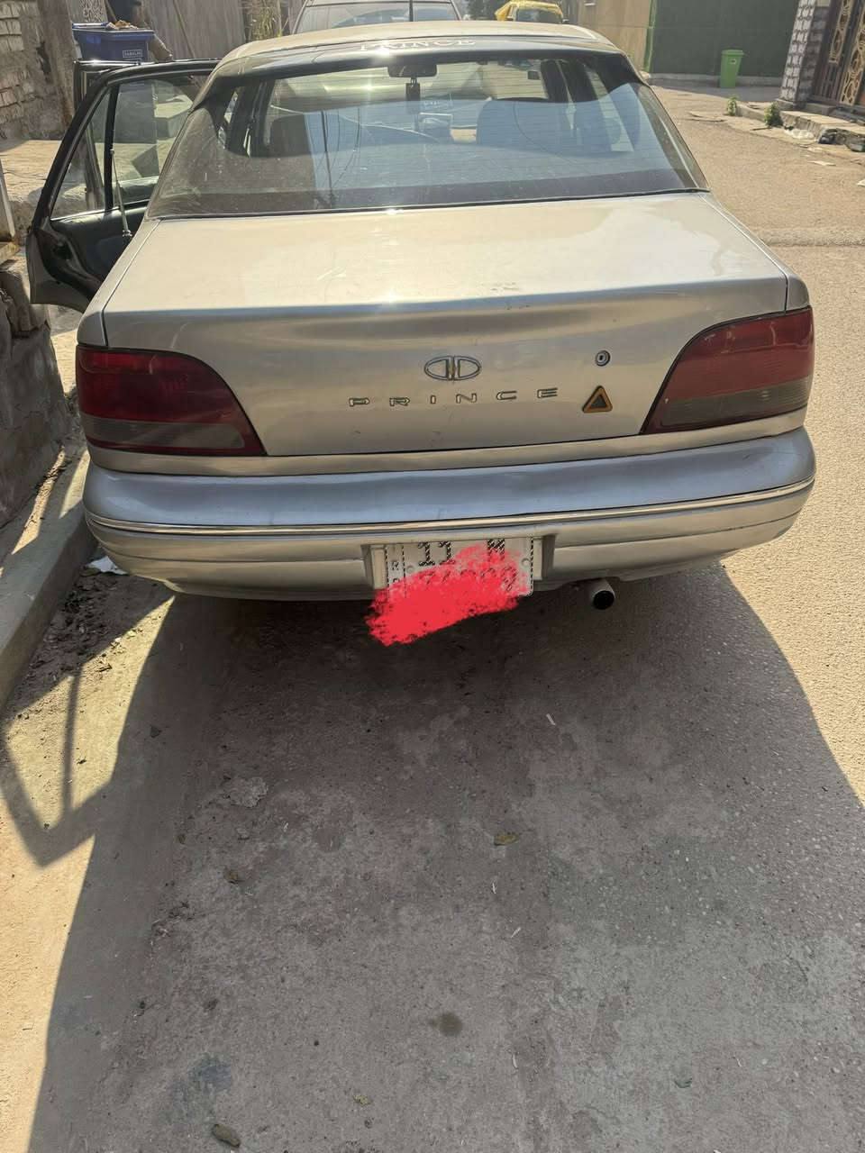 برنس فراشه اللون مميز موديل 1996  باسمي تحويل ثاني يوم نظيفه شوف العين سنويه ورقم إنكليزي مكينه وكير خير من الله وين مايعجبك شوفها عنوان بغداد الكرخ (***********)سعر 52$ بيها مجال حق الجيه
