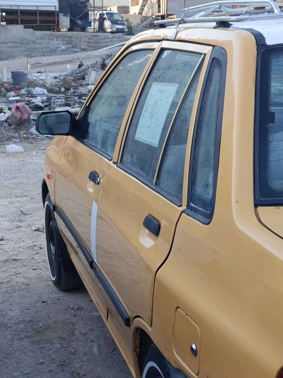 السلام عليكم سايبه للبيع موديل 2013 مكينه كير خير من الله مصفره هيئه وغرامات رقم بغداد الماني السعر 29 وبيهه مجال للشراي مكاني بغداد زعفرانيه ***********
