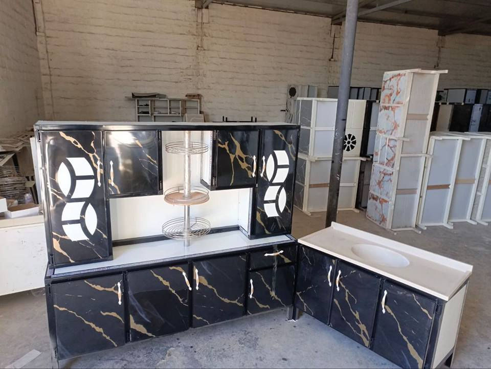 كاونتر 3 قطع ارضي وملحق 
قياس مترين  
..مع سنك متر و٢٠سم مرمر.
💥 (المنيوم صيني )💥


**إذا كنت صاحب هذا الإعلان وتريد حذفه لأي سبب، رجاءا أرسل رسالة إلى الدعم الفني**