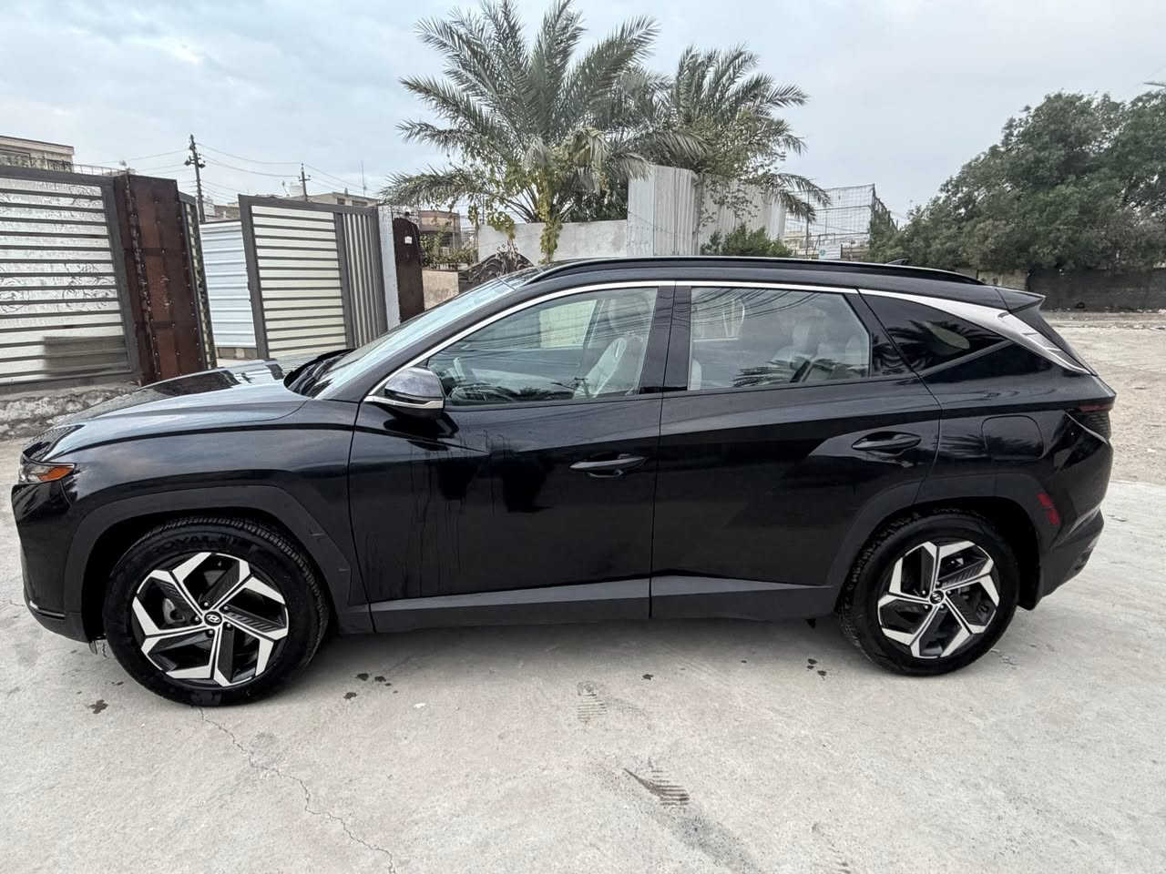 السلام عليكم
هونداي توكسان للبيع 
موديل 2022
فول للاخير 
مكينه 2500 
5 كامرات تتقدم وترجع بل ريمونت 
3 مودات قيادة 
تخم تاير 
رقم بغداد انكليزي 
ماشية 75 الف 
خزن ميموري 
تدفئ تبريد كشنات 
تدفئ كشن خلفي
تشغيل عن بعد 
تدفئة تبريد بل كشنات ستيرن تدفئة
سيارة فول فول الاخير بيها بعد هواي مواصفات رادار
مكان سيارة بغداد بلديات 
***********
