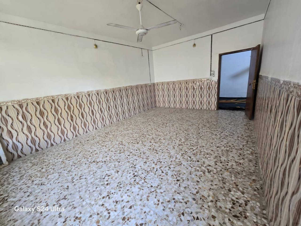 🏠 دار للبيع اويجار - بابل /  شارع 80 قرب مؤسسه العين 🏠
نستقبل كافة عروضكم العقاريةبيع إيجار )✅ تفاصيل العقار:
 المكونات: غرف نوم 2 مطبخ  استقبال  كليدور  مجمع  صحيات 
  المساحة:200 متر. 
 الطوابق: الســـــعــــــــر عليه رقم 
💡 يتوفر
(دور هيكل - قطع أراضي - بساتين ومزارع - دور بنظام 
📞 للاستفسار والتواصل:
يمكنكم الاتصال مباشرة أو المراسلة عبر واتساب:
📥 رابط الواتساب المباشر: اضغط هنا للمراسلة
📱 رقم الهاتف: ***********
📍 مكتب علي التميمي للعقارات
خدمتكم غايتنا وثقتكم شعارنا.
#عقارات_بابل #الحلة #دار_للبيع # مكتب_علي_التميمي حلة, بابل
