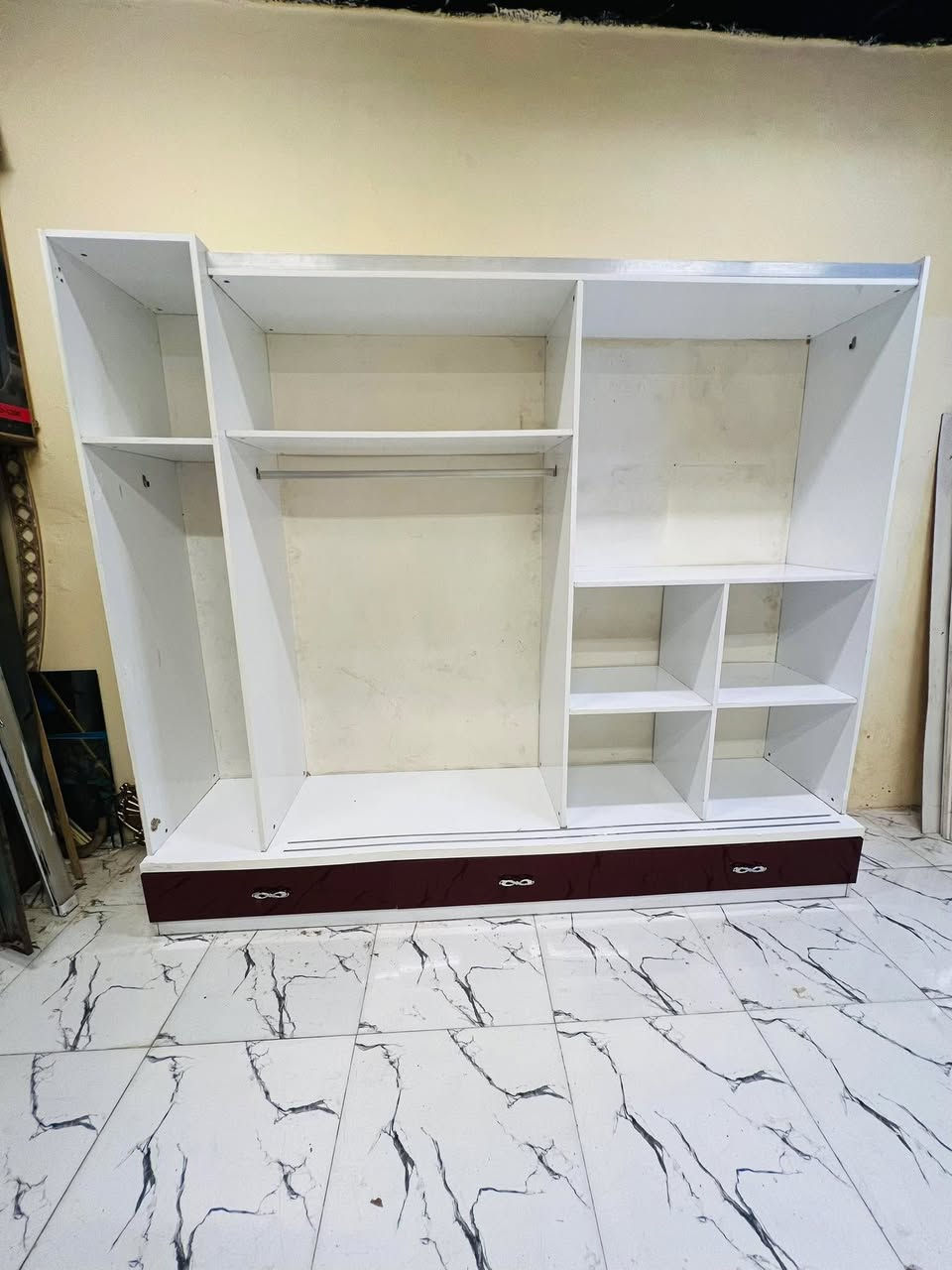 غرفة نوم مستعملة🇹🇷
 نضافة٨٠ ٪💯
عدد القطع / 5
نضام / أبواب 💢 
سعرهة 500🔒
شد ونقل داخل بغداد مجاني🚛
يوجود توصيل محافضات
هدية 🎁 طابورية اضافية


**إذا كنت صاحب هذا الإعلان وتريد حذفه لأي سبب، رجاءا أرسل رسالة إلى الدعم الفني**