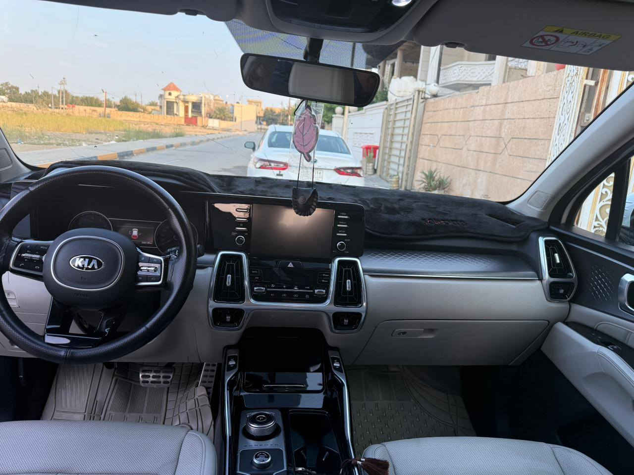 السلام عليكم
سورنتو خليجي

موديل ٢٠٢١

محرك ٦

فول مواصفات بانوراما كير ماوس

تدفئة وتبريد بالكشن

صدر وتايرات كله جديد
كفاله عامه بيها شبر باب الخلفي عكس السايق بارد

رقم سليمانية الجديد بأسمي شرط التحويل

واسط / الزبيدية
***********
***********
