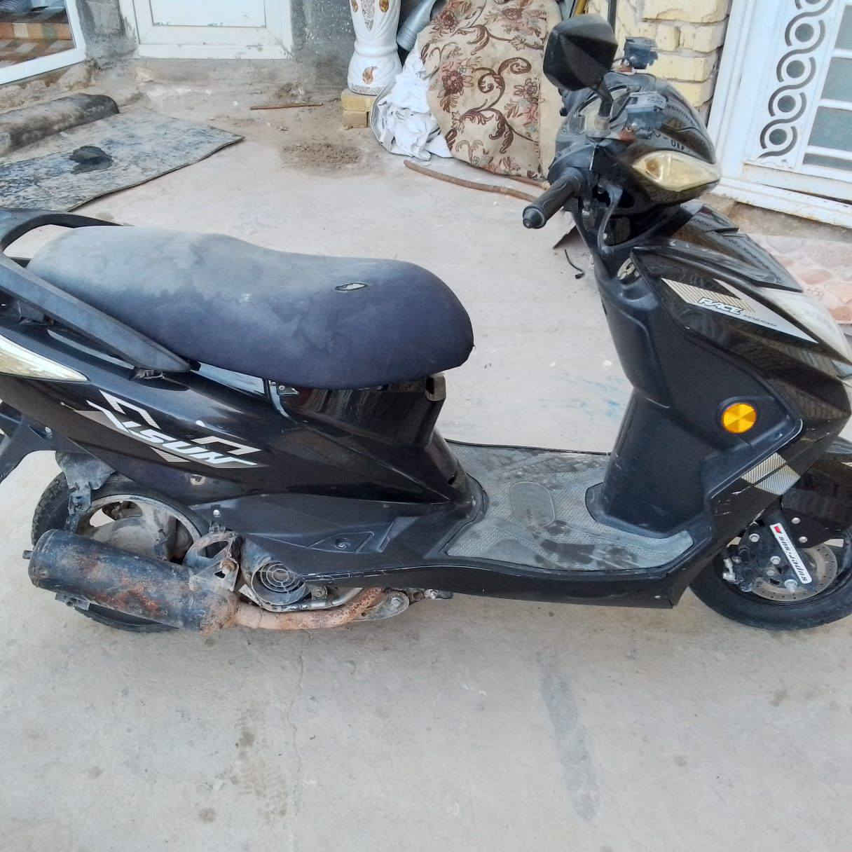 السلام عليكم مكلف بالنشر للبيع دراجه صيني بس المحرك مالتها ياباني للاستفسار الاتصال  على الرقم ***********
