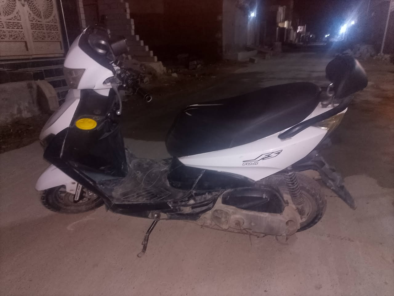 سلام عليكم دراجه اف اس للبيع مابيه شي  كل شغال بس السلف كاعد ديالى بعقوبه التحرير السعر خاص
🫡🫡


**إذا كنت صاحب هذا الإعلان وتريد حذفه لأي سبب، رجاءا أرسل رسالة إلى الدعم الفني**