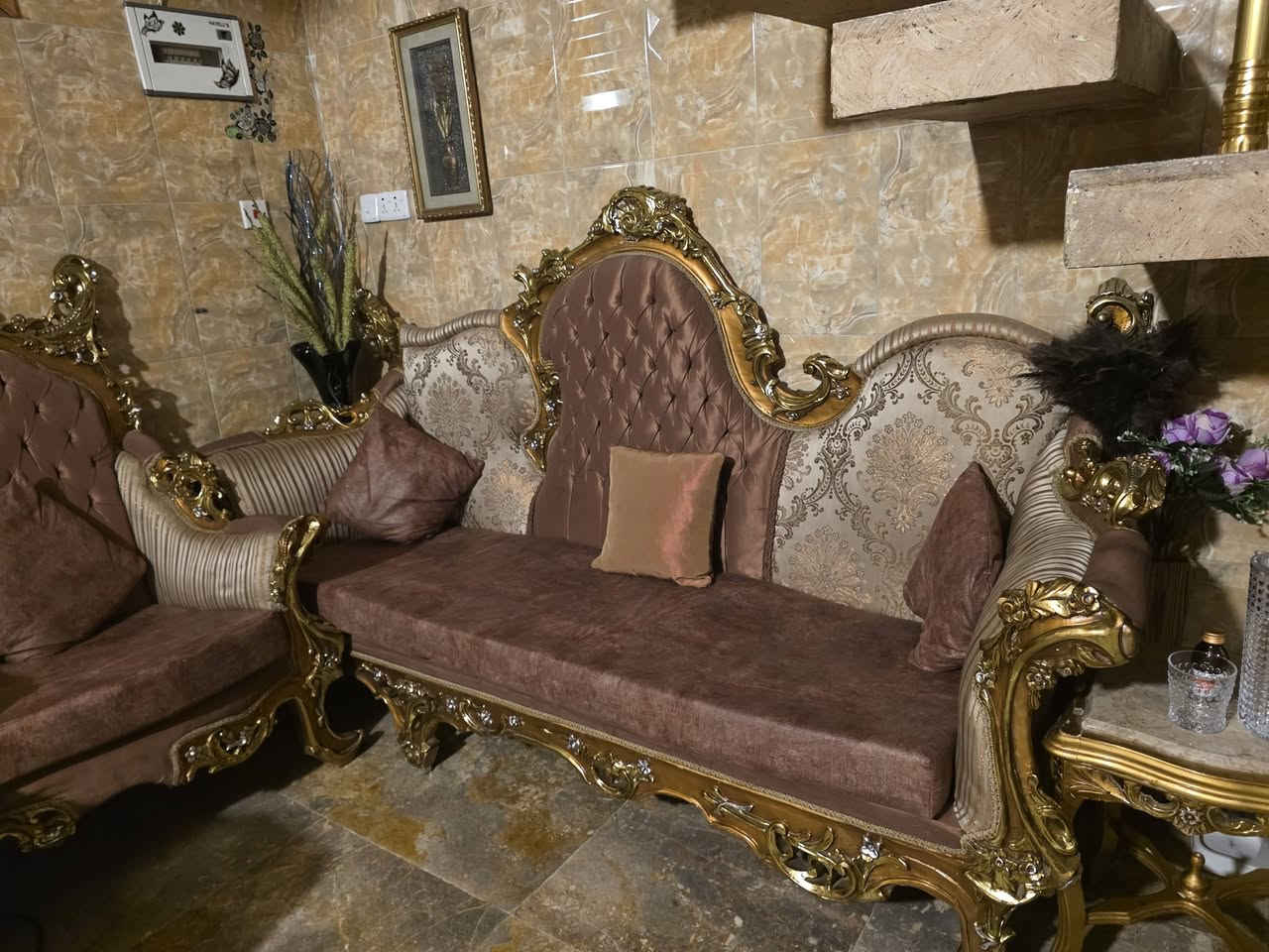 للبيع طخم مصري نضيف بالضيق المكان التوصل
***********
