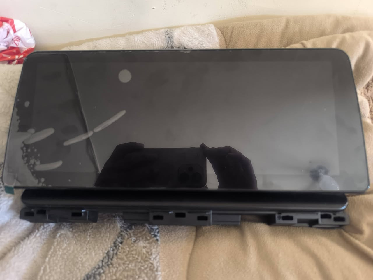 شاشة حجم 12 فول مواصفات اندرويد كار بلي 64 گيگا 8 نواة  4K مستخدمة قليل بغداد ***********
