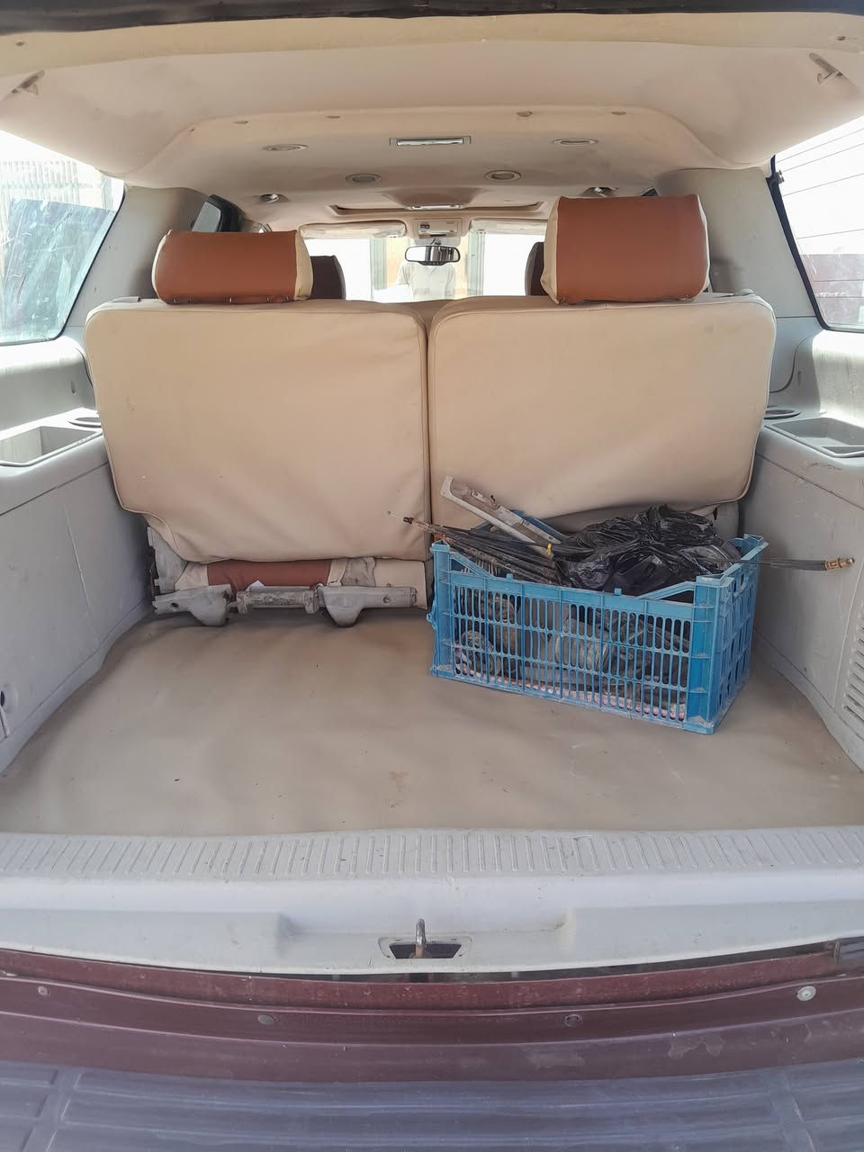 السلام وعليكم تاهو للبيع موديل ٢٠٠٨ مصبوغه حزام مبدل بيبان 
نقص تفاصيل بسيطه كير مكينه خير من الله العنوان البصره الحكيميه السعر ١٤٠ بيهه مجال راعيهه بل بصره يمي رقم بصره *********** وارد كندي بدون ضربه
