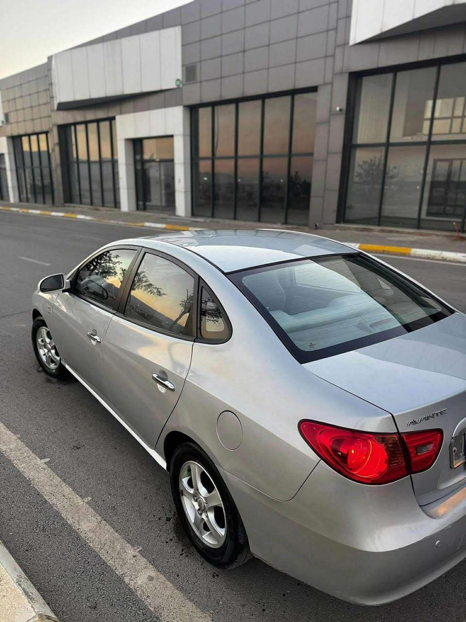 هۆندای ئەڤانتی مۆدێل ٢٠٠٩ مەکینە ١٦ دەکشن بەرز گێڕ و مەکینە و ئیکۆو تەقە و رەقەی بەشەرت سەیارەکە بێ دوکەڵە و بێ مەسروفە تەبریدی سارد و گەرمی بە شەرت سەیارەکە کۆدی بۆ کراوەو ترسی گرتنیت نیە هەرکات کۆد کردنیش کرایەوە ئەو کات ئەتوانیت بیکەیت بە ناوی خۆتەوە ☎️☎️ *********** السليمانية, العراق
