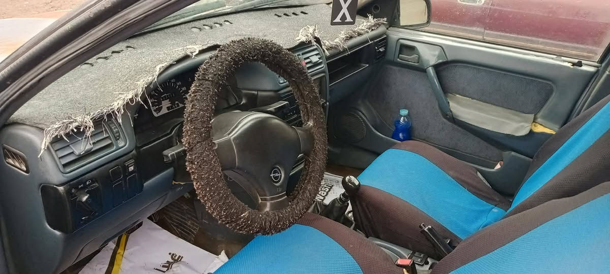 السلام عليكم ......فكترا ...لل بيع محرك شرط كشر شرط بيها تقحيل لكن بلا ضرر طخم جديد رقم انكليزي صاحبه الشرعي اخوية.  سنويه لي30 تسقط السعر(40)بيها مجال /***********
