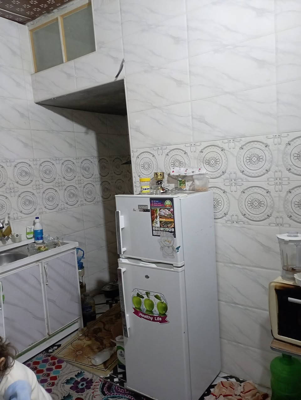 سلام عليكم بيت للبيع 100 متر حي النداء منطقه 84 مقابل الامرات طابق واحد بيت جديد غرفه وصاله ومطبخ وستبال ***********
