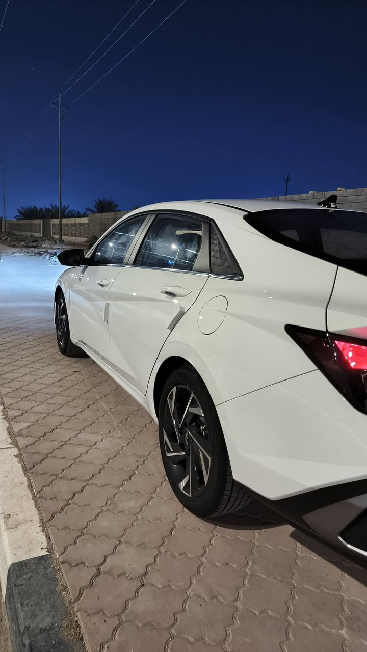 سلام عليكم
الإنترا تجميع صين موديل 25 
عداد 3 آلاف 
جديدة كلش 
ومصروف عليها 
كفالة عامة من زلغ
بس ما عدا الدعاميه بيها كسر بسيط كلش بشباك 
واحد رجع عليه بگ ومصلح 
دوشمه أرضيات وأرضيات 
دوشمه صندوق
سستم كامل أسود 
سيارة هواي بيها كماليات مصروف عليها 
محرك 1500 cc
شاشة دجتل
هاند بريك كهربائي ودرايف مود أوتو هولد 
وتحكمات استيرن 
لايت عدسه LED
دخول بصمه وتشغيل بصمه 
حساسات أمامي 2 وخلفي 4 
بانزين كلا محسن ودهن ادينول 
مكاني البصرة الزبير *********** 
سعر 160 ورقة قفل
