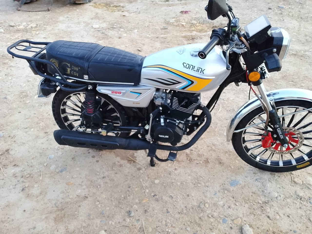 السلام عليكم دراجه للبيع موديل 25 مكفوله كفاله عامه مكان واسط العزيزيه انتصل وبيك  خير وتدلل ***********
