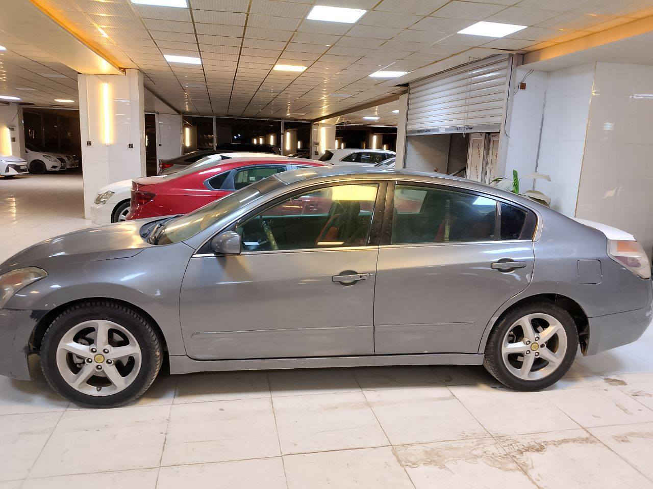 سلام عليكم
نيسان التمه موديل 7 

مكينه .2400 اربعه سلندر 
مصبوغه حزام اثر جراد
رقم بغداد سنويه 29
مواصفات بصمه شاشه كامره خلفيه بصمه ابواب كشن كرهباي 

سعر مناسب تصل عله رقم وبيك خير ودلل ***********
