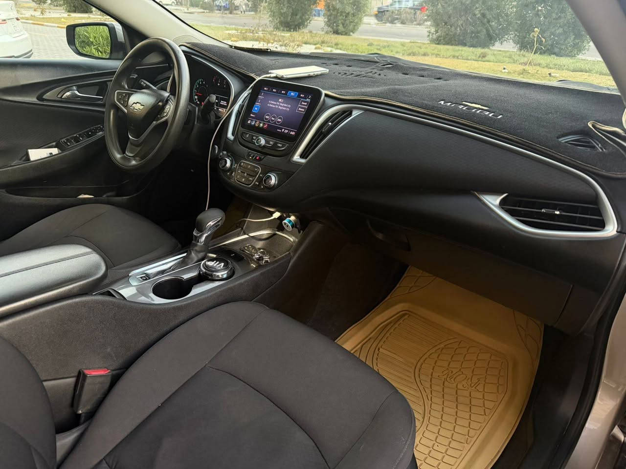 السلام عليكم ماليبو 22 مواصفات LT كشن كهرباء تتفئه كشنات تبريد ثلج منضومة زنون كير محرك مكفول بسمي هزه وسنويه  كله جديد بدون دواخل صور حادث ماعندي تبديل قطعه فقط بنيد  رقم شاصي موجوده ماشيا 55 الف مايل مكاني البياع حي الموصلات السعر 113 واتساب موجوده *********** سونار موجود
