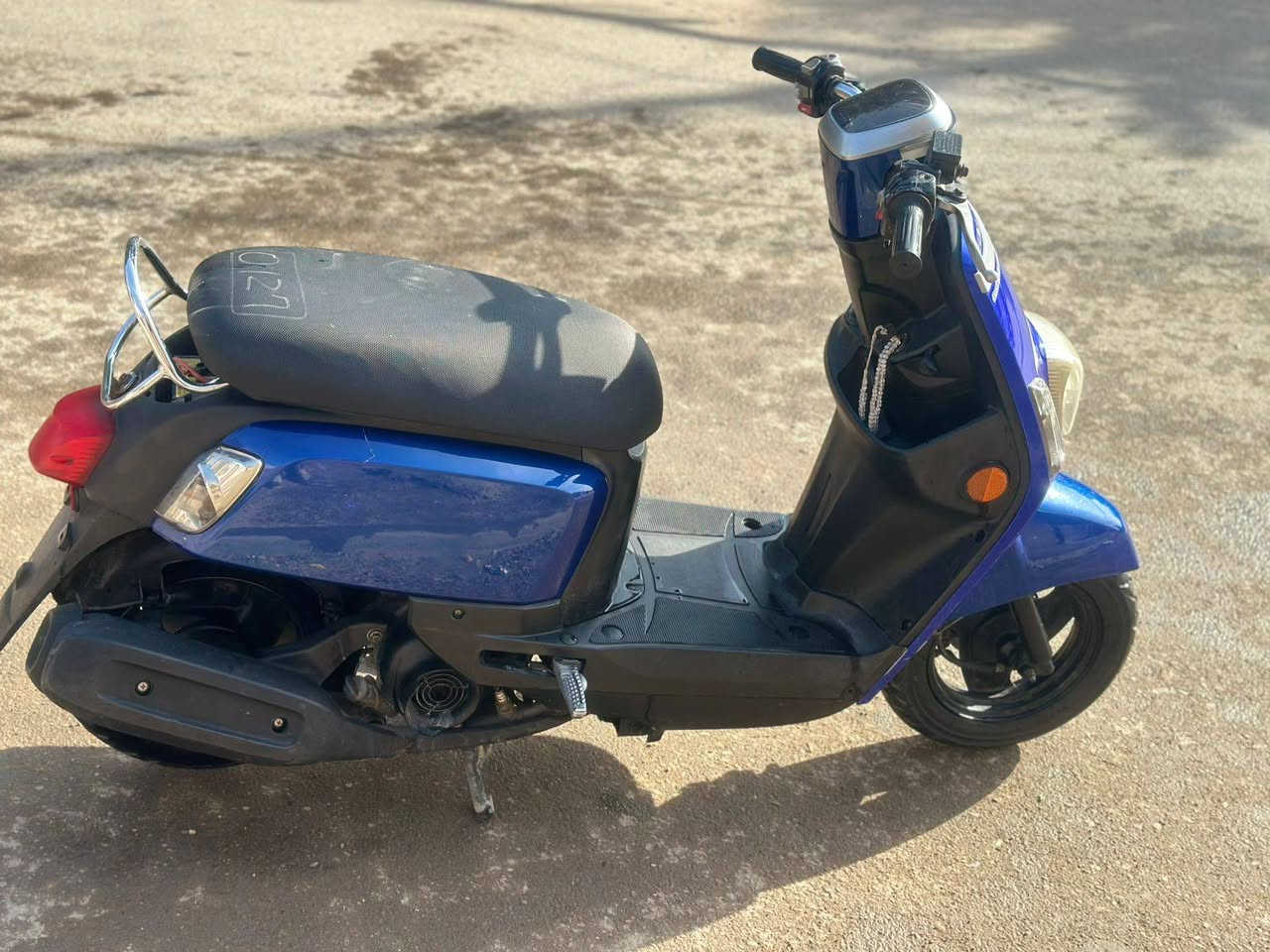 السلام عليكم 
بوليس مسطرة نوزل 
الدراجة قبل شهرين نازلة من الرمبة
الدراجة كفالة عامة بانزين محسن 
دهن امزويا الدرجة بحالة الوكالة
مكاني بغداد ابودشير 
رقمي ***********
