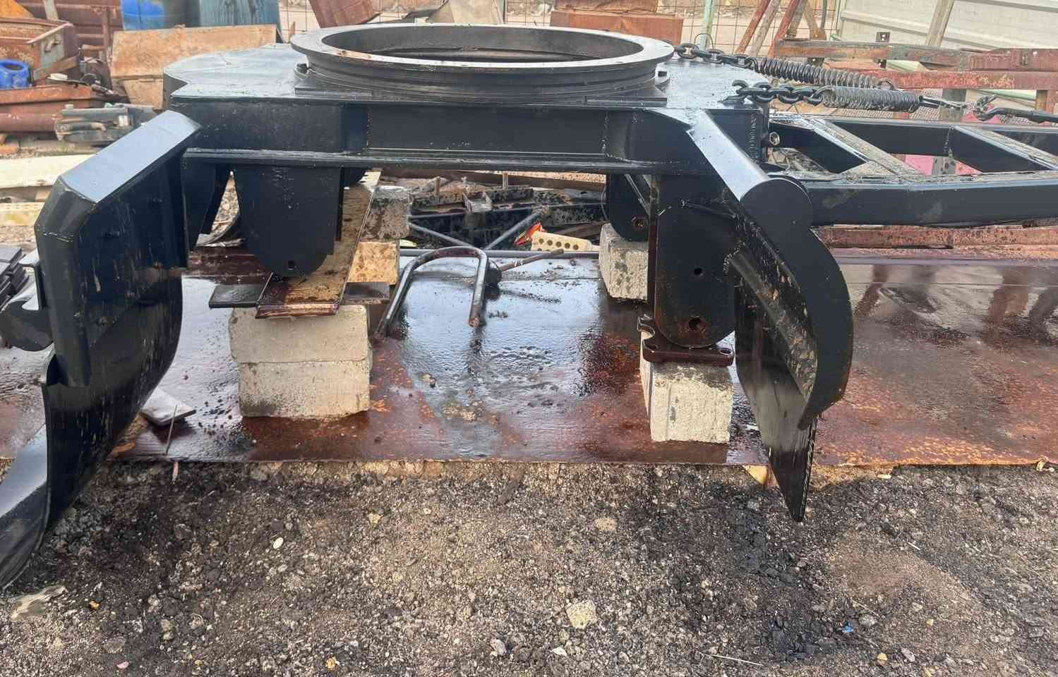 للبيع كرسي مقطوره شغل النجف للاستفسار ***********
