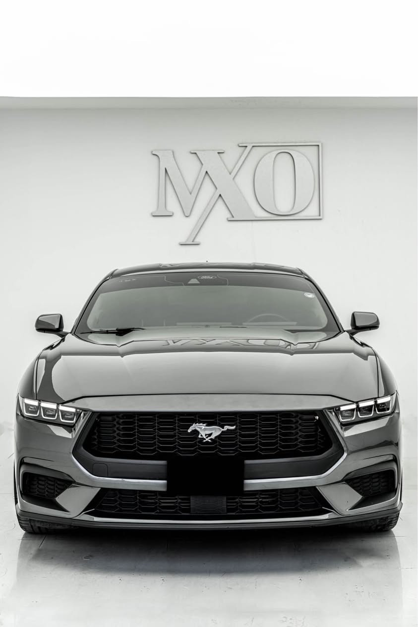 Ford Mustang 2025
فورد موستانج ٢٠٢٥
مواصفات ECO BOOST

مكينة ٤سلندر+توربو حجم ٢.٣لتر
ماشية 16,000 ميل و بحالة ممتازة 

سيارة بيها الصندوق مبدل و ثنين اماكن تعديل بارد بدون دواخل و ايرباك كلش حلوة و نظيفة 
رقم كاتي السيارة هزة جديدة جاهزة للرقم

سعر السيارة (228$) ورقة و بيها مجال للطيبين
مزيد من المعلومات اتصل علي الرقم
كورك - واتس اب👇🏻
(***********) دهوك, العراق
