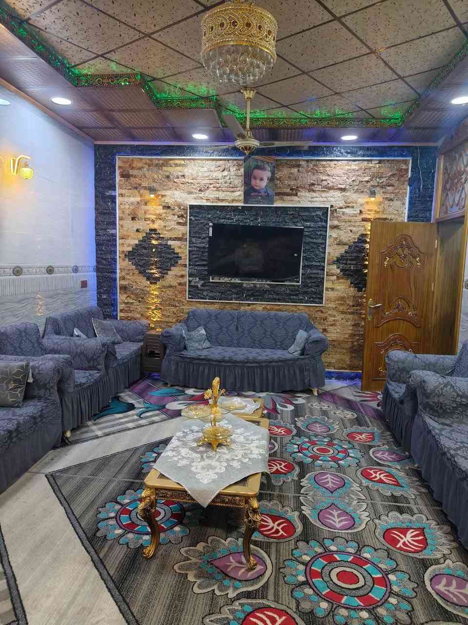 🪙بيوت اثنين مع قطعة ارض100م  للبيع
الموقع.. كربلاء قرب سيطرة الأبراهيمية يبعد على الشارع العام 150 متر مقابل جامعة العميد و مستشفى العميد الجديدة
الاول المساحة : 150 متر
الواجهة: 12 متر / النزال : 12.5 متر
سنة البناء: 2022
جنس العقار: طابو زراعي سند 25
تفاصيل البيت الاول
استقبال
صالة
غرفة النوم    
مطبخ البارد
مطبخ الحار 
صحيات داخلية وخارجية وفي الطابق الثاني 
ثلاثة غرف نوم مع مجمع صحيات موضحات في الفيديو 
و ايضاً مخزن في الصطح 
والبيت الثاني مساحة 100 متر
واجهة 8 ونزال 12.5
 يحتوي على 
صالة 
استقبال 
مطبخ 
غرفة نوم 
مجمع صحيات
السعر  270 
للأستفسار الاتصال على الارقام : ‏‪***********
***********
