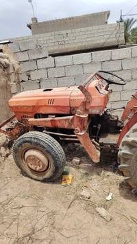 للبيع كابوته مديل ٨٦ متروكه درع مال كيله تخم تاير خلفي جديد ٠٧٧١٧٦٢٥٣٨...