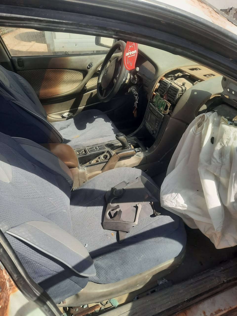 السلام عليكم سياره لومينا ٢٠٠٦ ابيعه كومت حديد مكينه ٢ونص نضيفه كلش وكير دواخله نضاف ماعد لرباك وملات التبريد تكسرن ما متواجد ع الفيس وهاذ رقمي *********** 
وهاذ الثاني واتساب فقط *********** 
سعر 12 ورقه
