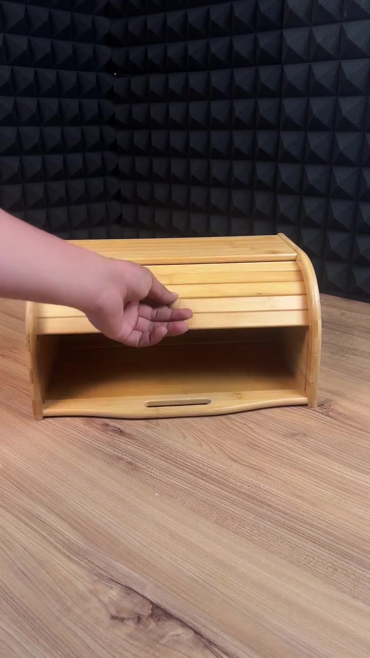✨ مطبخك يستاهل هالمسة! حافظة الخبز الخشبية الفاخرة وصلت 🥖🏡

🍞 حافظي على الصمون والمعجنات طازجة وطرية وبنفس الطعم اللذيذ.

🪵 تصميم خشبي طبيعي يضيف فخامة ودفء لزاوية القهوة أو الكاونتر.

📐 قياس واسع (38×23 سم) مع ارتفاع 19 سم يتسع لكل أنواع المخبوزات.

🔄 غطاء Roll-Top انسيابي يوفر عليك المساحة ويفتح بكل سهولة.

🛡️ حماية كاملة لمخبوزاتك من الأتربة وتخزين مرتب يفتح النفس.

🚀 اطلبيها الحين وخلي مطبخك دايمًا مرتب  ومنظم بأناقة! 🛒✨ #شعب_الصيني_ماله_حل #الاذكاء_الاصطناعي_عمرو_م_غاب_يا_صاحبي #مشاهير_تيك_توك_مشاهير_العرب #بغداد #منصور


**إذا كنت صاحب هذا الإعلان وتريد حذفه لأي سبب، رجاءا أرسل رسالة إلى الدعم الفني**