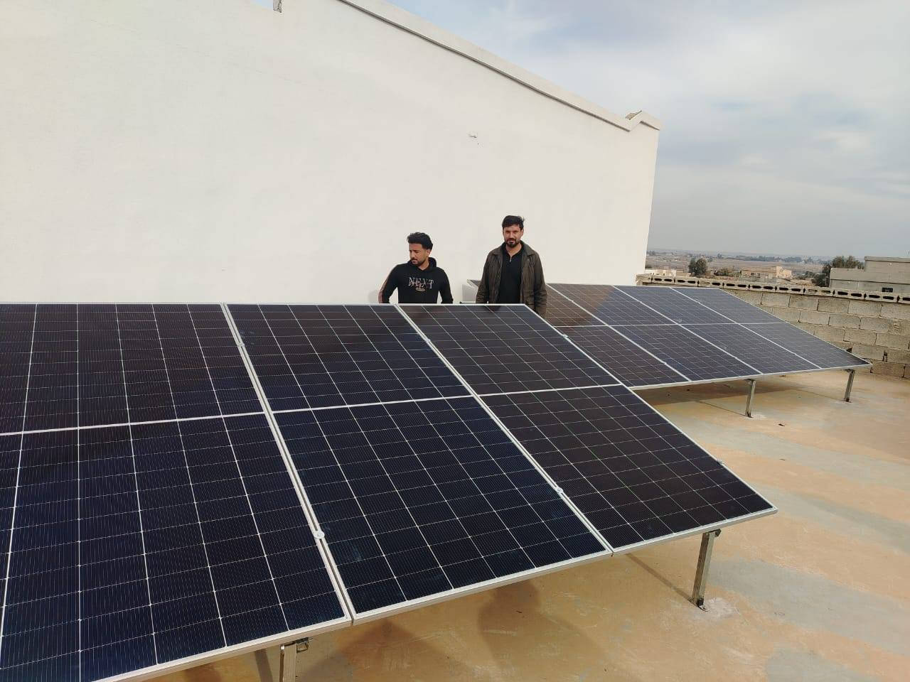 بفضل الله وبحمده قامت كوادر شركتنا (شركة المهندس للطاقة الشمسية) بنصب منظومة طاقة شمسية منزلية لأحد زبائن شركتنا
العرض الاقوى تحطيم الاسعار 🔥 🔥 🔥 🔥 🔥 🔥
العرض الاول 🔥 🔥 🔥
السعر : 4،000،000 نقدا
السعر : 5،000,000 قسط 
القسط الشهر 277 الف فقط
القدرة : 15 نهاري و 15 ليلي 
الألواح: 620 واط ضمان 15 سنة  عدد7
البطارية: ليثيوم حجم 15 كيلو واط ضمان 5 سنة
الانڤيرتر :  حجم 6 كيلو مع واي فاي مدمج ضمان 2 سنة 
العرض الثاني 🔥 🔥 🔥
السعر :  3,500,000 نقدا
السعر :4,500,000 قسط
القسط الشهري250 الف فقط
القدرة : 10 نهاري و 10 ليلي 
الألواح: 610 واط ضمان 15 سنة  عدد 5
البطارية: ليثيوم حجم 10 كيلو ضمان خمس سنوات
الانڤيرتر :  حجم 6 كيلو مع واي فاي مدمج ظمان 2 سنة
العرض الثالث 🔥 🔥 🔥
السعر : 2.750،000 نقدا
السعر : 3,750,000 قسط 
القسط الشهري 208 الف فقط
القدرة : 10 نهاري و 7 ليلي 
الألواح: 620 واط ضمان 15  سنة عدد5
البطارية: ليثيوم حجم 7 كيلو ضمان خمس سنوات
الانڤيرتر : حجم  4 كيلو ضمان 2 سنة 
العرض الرابع 🔥 🔥 🔥
السعر : 2،250،000 نقدا
السعر : 3,250,000 قسط
القسط الشهري 180 الف فقط
القدرة : 8 نهاري و 5 ليلي 
الألواح: 620 واط ضمان 15 سنة  عدد 4
البطارية: ليثيوم حجم 5 كيلو ضمان خمس سنوات

 #شركة #المهندس #للطاقة #الشمسية 
كركوك - الحويجة - شارع المشاتل قرب جامع كامل الحاج صكر مجاور شركتي الدليان والصبحي للحجم والعمرة 

***********

للحجز و الاستفسار
مدير شركة المهندس للطاقة الشمسية  
ربيع سامي الجبوري 
⁨ ***********
مهندس سعد 
***********
انور الفرحان 
مدير المبيعات 
***********
مهندس الصيانة 
عزيز الفرحان 
***********
 عمر الفرحان 
***********
