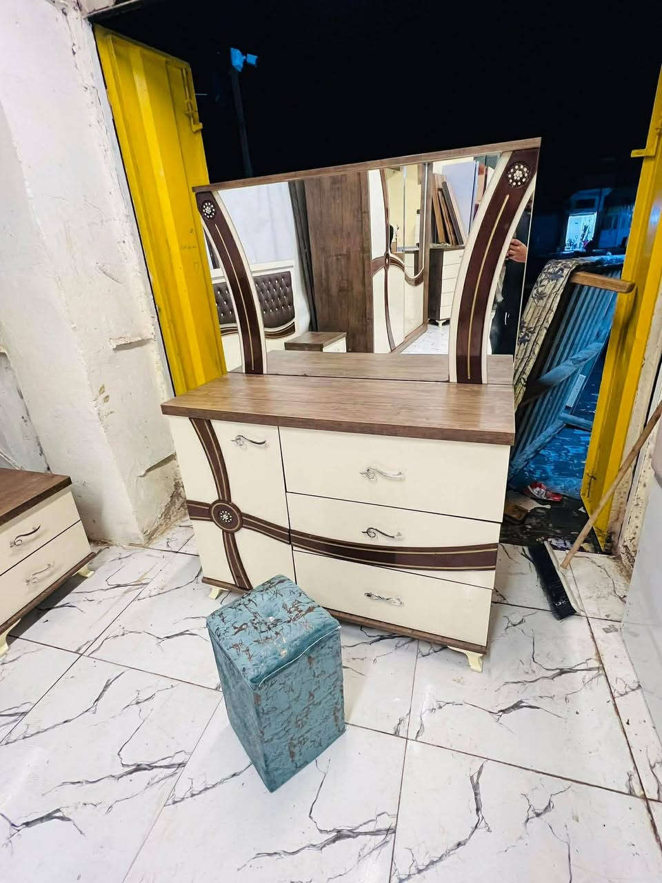 غرفه تركيا 6قطع فووول نضافه سعر بسسسسس500وي نقل وشد مجاني سااااارعووووو بالحجزززز🤩💜💜


**إذا كنت صاحب هذا الإعلان وتريد حذفه لأي سبب، رجاءا أرسل رسالة إلى الدعم الفني**