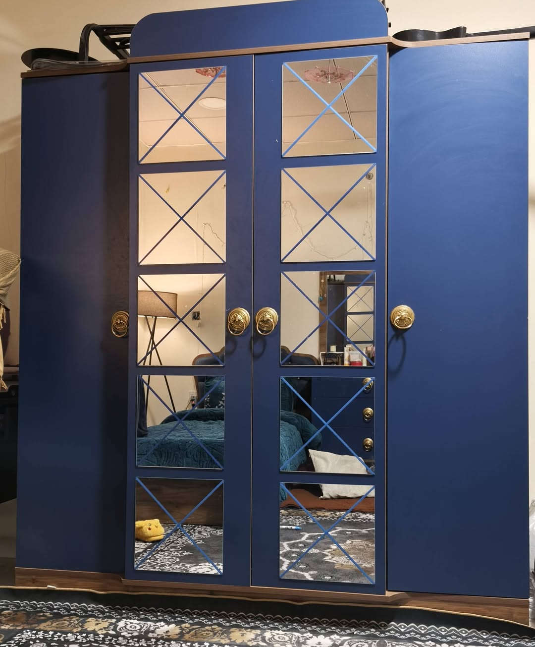 للبيع غرفة نوم مع الدواشگ نفرين استعمال قليل عنواني سليمانية مجمع كاني ستي للتواصل على الرقم *********** السعر 4000الف قفل
