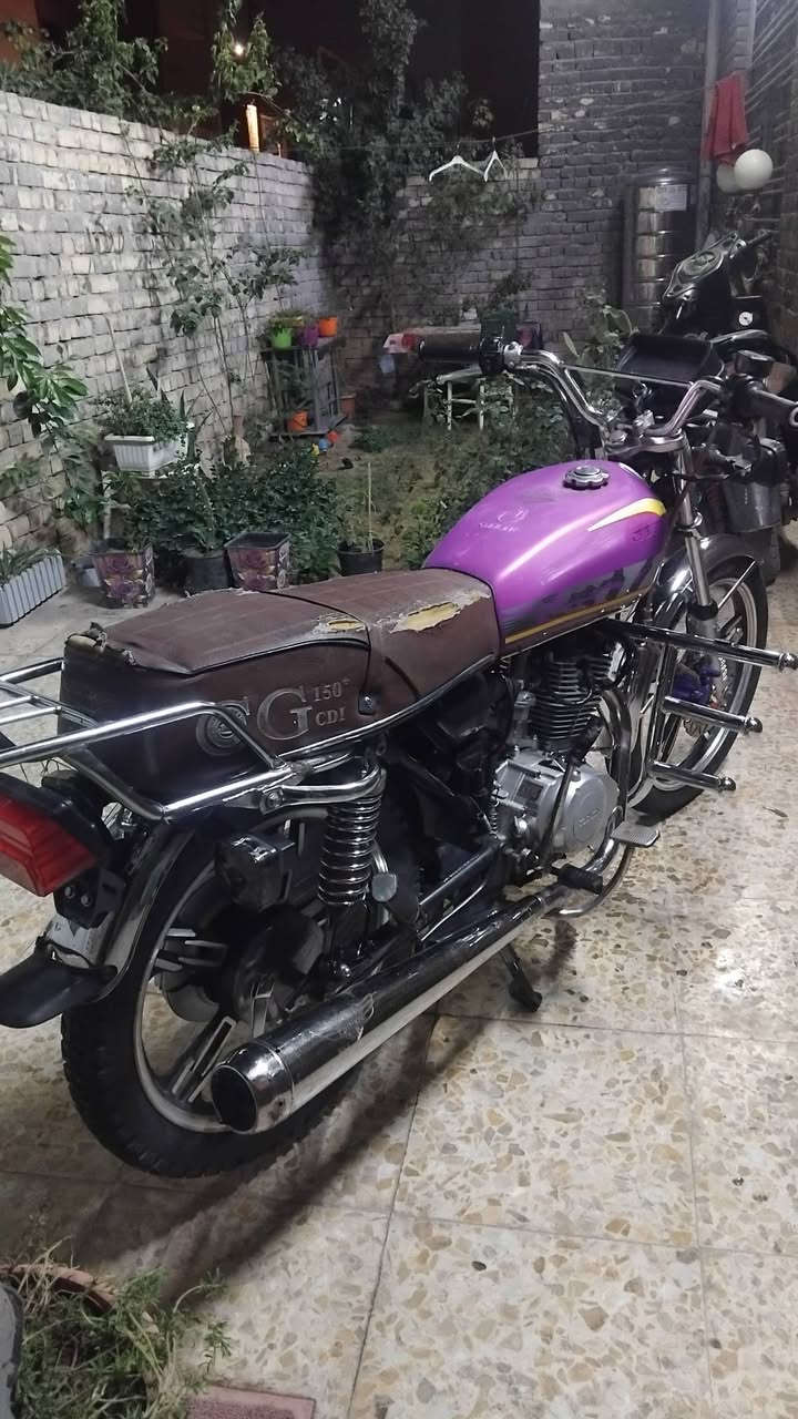 سلام عليكم سونك 2024 
دراجه مكينه 200 cc شلعه معدل خير من الله مكيتنه ما مفتوحه لا صوت ولا تبخير ولا نضوح دراجه كلمه سلف وهندر نكره بكل وكت 
لايت اشاير هورن كله يشتغل بيه درع نيكل كابريتر جديد الدشبول جديد بس ما مربوط فج جديد الامامي ودراجه شوفت عينك دهن جديد تايرات جدد دراجه نقصه صفاح مال كفرات بس رايده ب475 وبيه مجال حك الجيه مكاني بغداد الدوره البعيثه *********** وبي واتساب 
اوراقه موجوده
