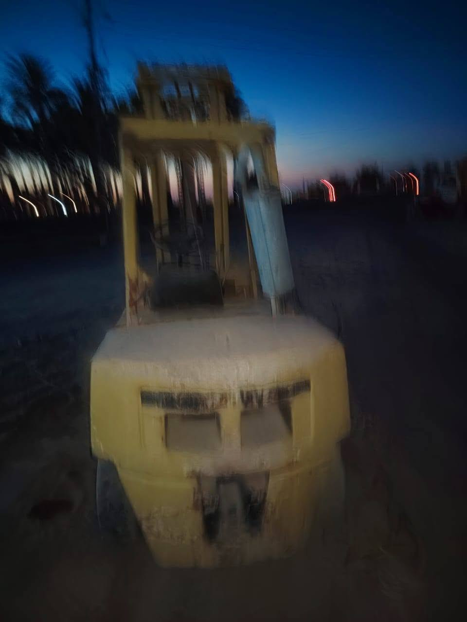 سلام عليكم ورحمه الله وبركاته رافعه شوكيه 3طن جاهزه تشغيل نگره سلف يعوزهه بس باتري بدون ارقام محرك جيد جدا گير جيد جدا رفع جيد لبريك يعوزه بس تنفيس /***********/***********/السعر 30 ورقه وبيهه مجال العنوان بغداد تاجي

