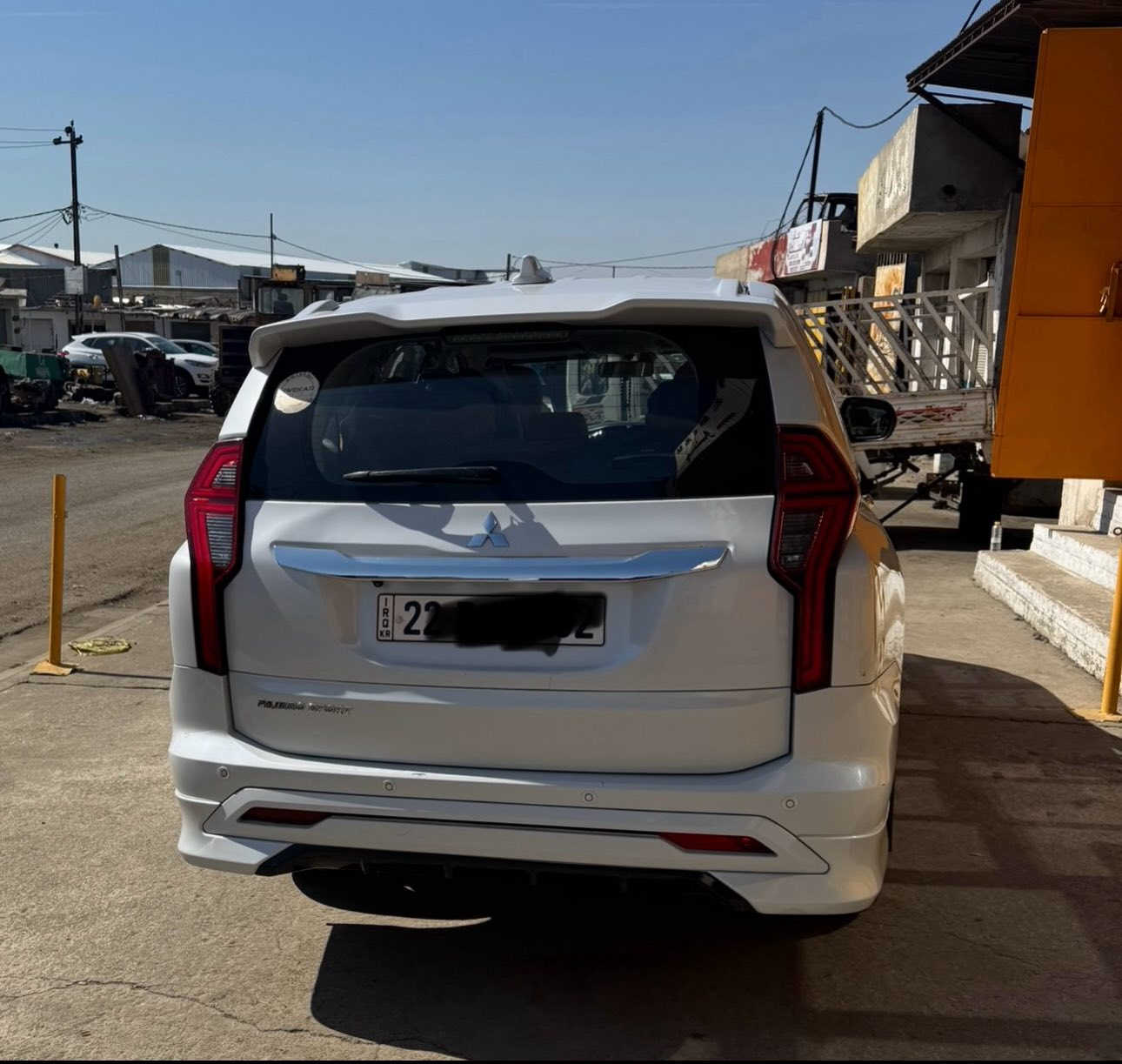 السلام عليكم
باجيرو سبورت الكت الرياضي 2020 خليجي
محرك 6 سلند 3000 كير 8 نمر 
ماشيه 120 قابله للزياده 
سنويه ل27 بسمي جاهزه السيارة رقم اربيل دولي 
فتحه بصمه ابواب بصمه تشغيل
داخل جلد  مري شفط 
7 راكب 
انضمه قياده 2 ويل و 4 ويل وجبلي وثلج وطين
شاشه اندوريد
حساسات امامي خلفي اشاري مري
نضام نزول منحدرات 
مكانها كركوك

السعر 215  

‏‪***********
***********
