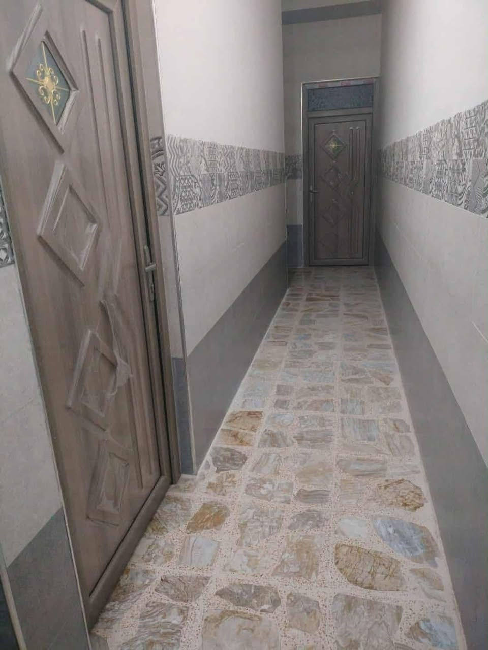 دار للبيع في حي الميثاق (البتول) المساحه 140م يتكون الدار من 2غرف +هول+استقبال طابقين الطابق الثاني هيكل للاستفسار /***********/*********** مكتب محمد شيت للعقار دوره باب البيض
