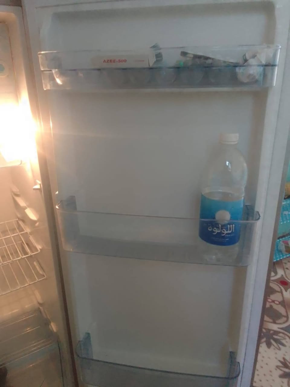 سلام عليكم الثلاجه للبيع واذا اكو مراوس هم اراوس بوحده اكبر من عدها ونضيفه كلشش استعمال قليل مكان نجف للاستفسار الاتصال   ***********
