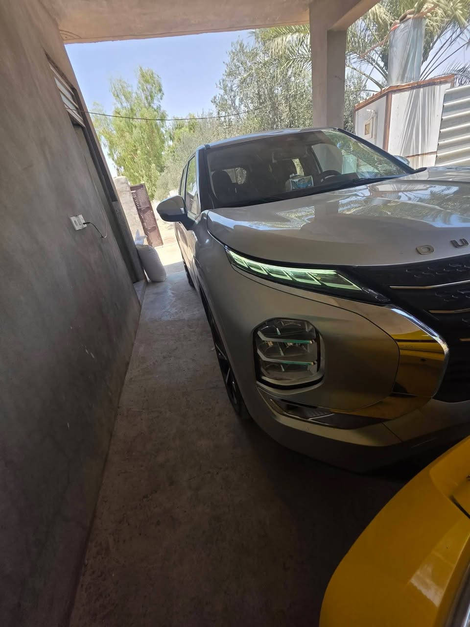 وتلندر موديل 22 رقم سليمانية مميز بسمي ماشيه ٨٠ الف استخدام شخصي ضرر جامرلغ سكن بدون دواخل وبيه تعديل بارد بالسقف شي بسيط سعرها مناسب جدا 186 ورقه للاستفسار ***********
