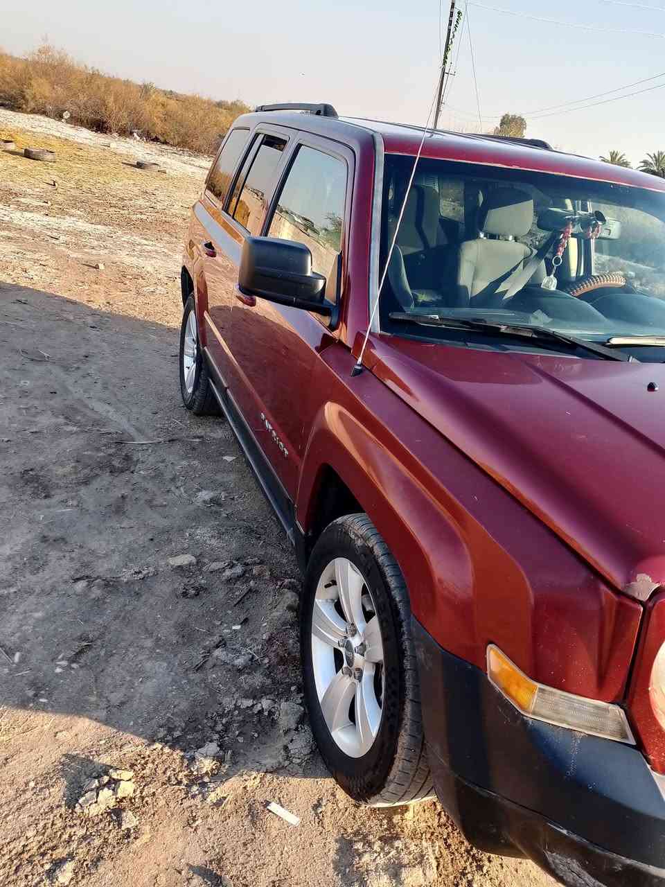 السلام عليكم سياره جيب باتريوت للبيع او امراوس موديل 2016 حداديه جديده تخم تاير جديد حادث جاملغ امامي فقط مكينه 4 سلندر رقم السياره كربلاء مكان السياره الشطره السعر 110 وبيهة مجال رقم ***********
