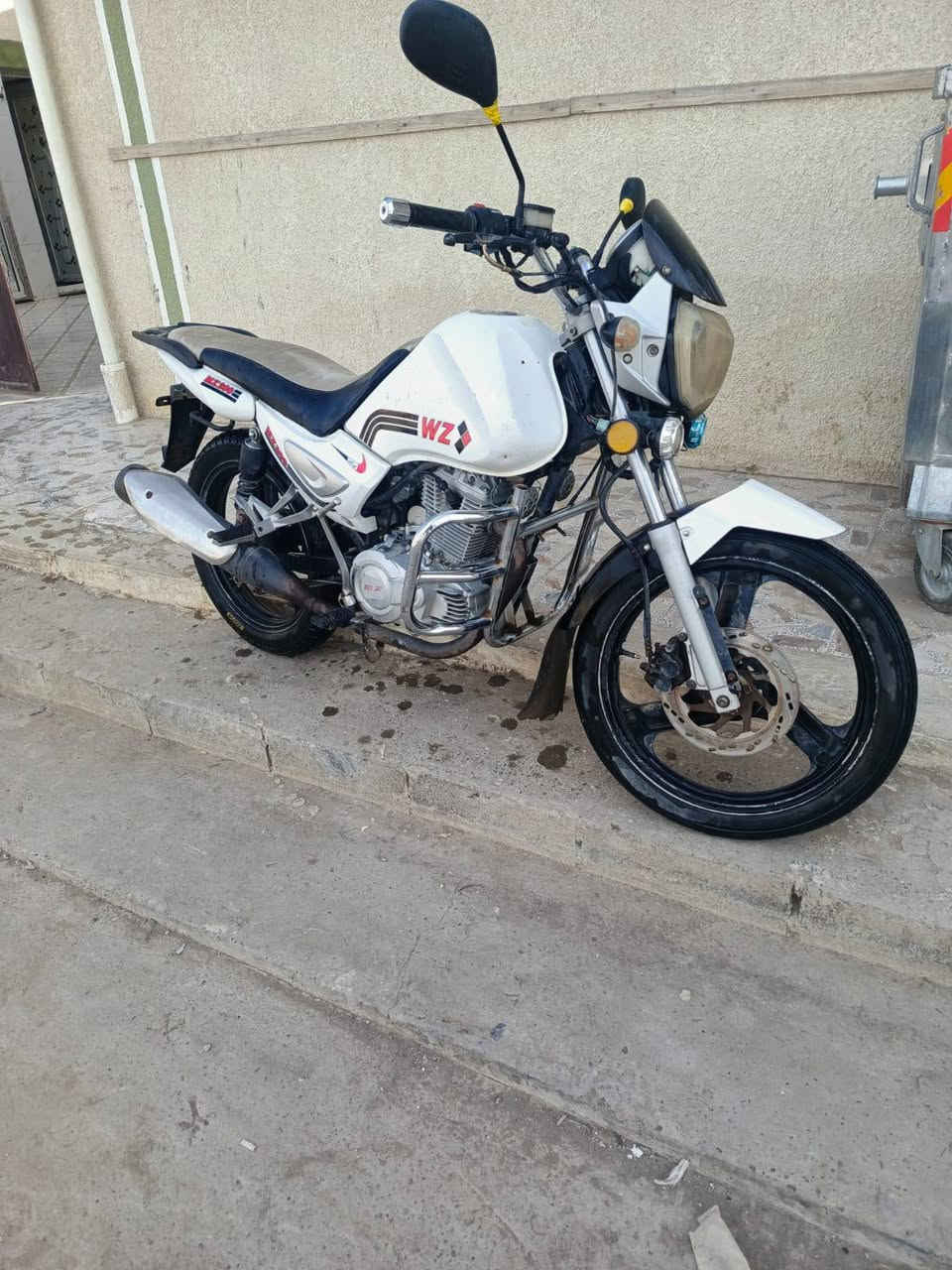 موطور للبيع MZ السعر 650 وبي مجال رقم  ***********
