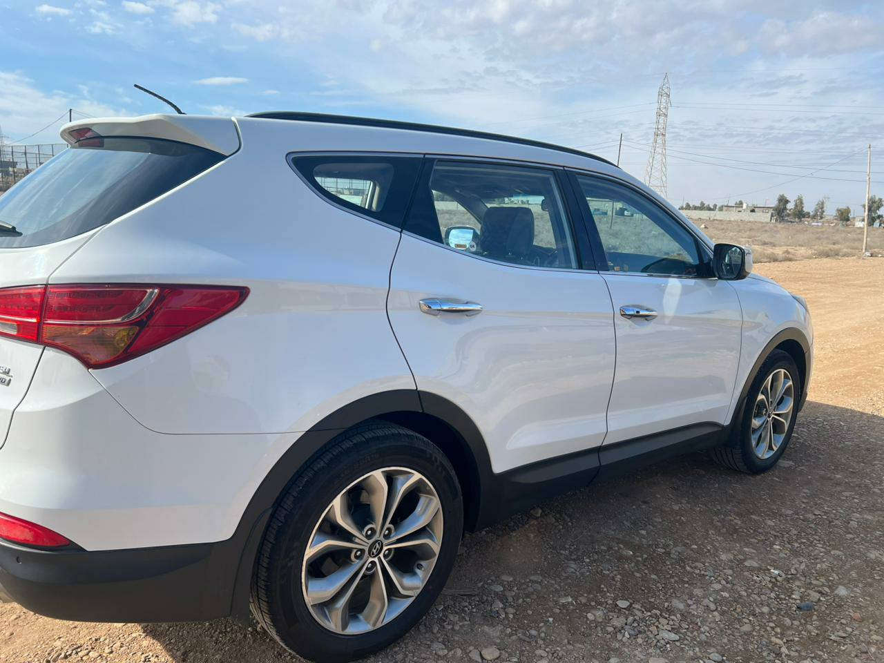 سنتافي 2013 
فول مواصفات 
كفالة عامة(كير _محرك_صبغ _تبديل_صدر)
رقم بغداد 6 سلندر
(بصمة _بنوراما_ كرسي كهربائي_ اشاير مري_ تخم تاير)
سنوية لغاية 2028
بأسمي تحويل مباشر
السعر 175
العنوان ديالى
الهاتف ***********
