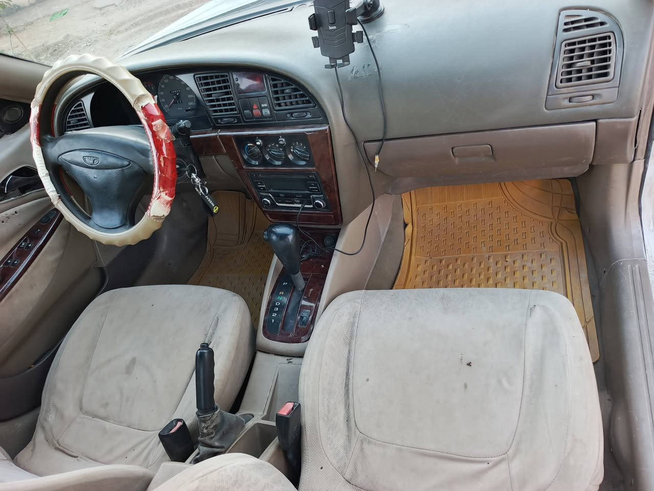 السلام عليكم 
سيارة نوبرا موديل 2000 رقم انبار انكليزي تحويل ثاني يوم سيارة نظيفة  كير  اوتوماتيك ومحرك جديد تبريد شغال  كهربائيات كلها شغاله  مابيها اي نقص  السعر 37  مجال بسيط جدا. 
المكان الفلوجة /النساف
***********
