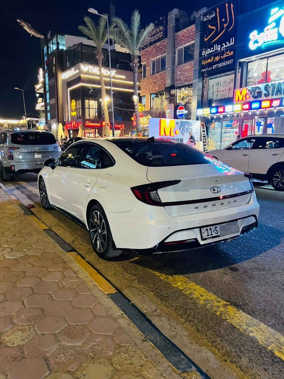 سوناتا ٢٠٢٣ لون ابيض رقم بغداد
وارد خليجي مكفول عدا بارد بسيط بهلال الجاملغ الخلفي موجود بالصور
سيارة باسمي تحويل ثاني يوم 
ماشيه ٧٠ الف كيلو متر
مواصفات
سيارة بانوراما اعلى موصفات 
محرك  (٢.٥ )اربعة سلندر
شاشه كار بلي 
تحكم بل منحدرات
اوتو هولد
كروز تثبيت سرعة
كشنات الأمامية  كهرباء
خمس وضعيات قياده
دخول ذكي
تشغيل عن بعد
كامرا خلفية
حساسات خلفية
حساسات اماميه 
مري كهرباء شفط
كير دكم
بردات خلفية بلادي
كشن جلد بلادي
شفتات ستيرن رياضية
سايد بريك كهرباء
قطعتين تبريد
 ويل ١٨ رياضي السعر ٢٠٩ وبي مجال بسيط
*********** بغداد, العراق
