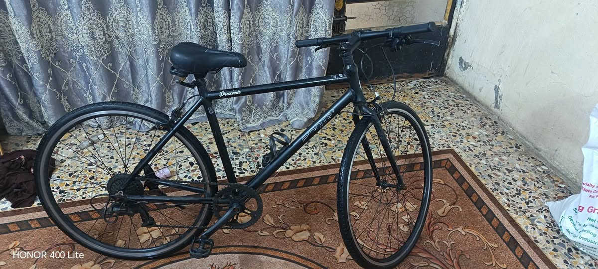 سلام عليكم عندي هذا بايسكل اصلي ياباني رياضي حلو مابي شي عطل كله شغال للبيع الواتساب ***********بغداد مدينة اريد ابيعه من وكت سعر 100وبي مجال الشراي
