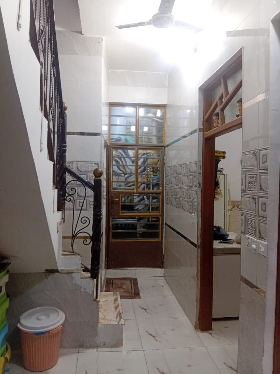 سلام عليكم بيت للبيع زراعي مساحه ٦٢ م ونص البيت نضيف مثل ماتشوفون كدامكم نضافه فول رايده ب ٦٧ مليون وبي مجال العنوان الشعب السده خلف حي المهندسين الجمعيات منطقه كامله الخدمات 
للاستفسار 
***********
