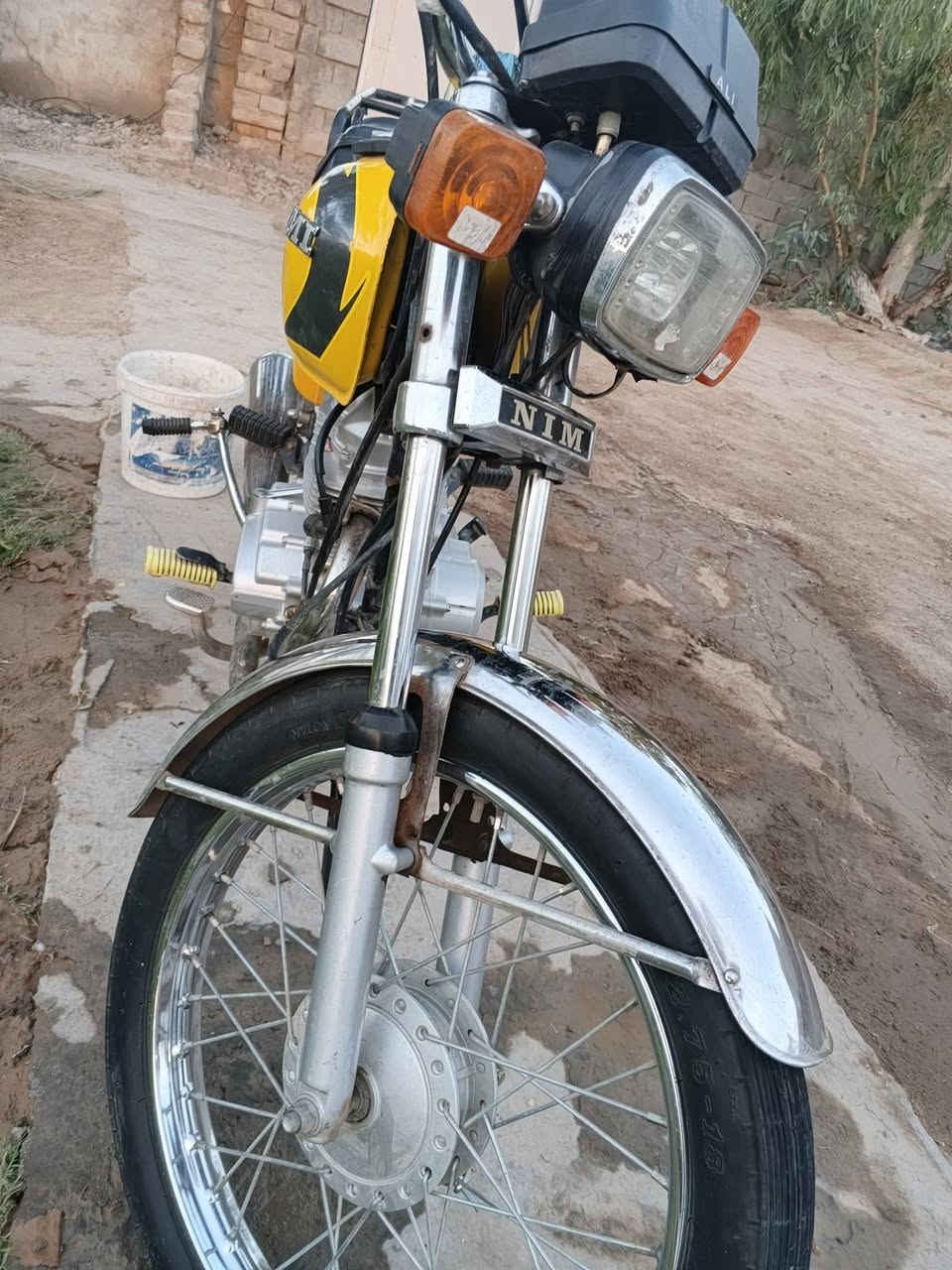 سلام عليكم نامه امتياز 26 5اوراق البيع مكينه مفتوح والفات فقط شلعه او معدل  كهربايات كله شغاله دشبول بريكات  المكان بابل القاسم السعر 530 او بيه مجال ***********
